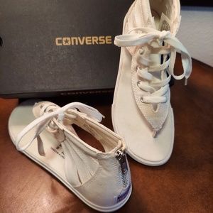 converse gladiator sneakers